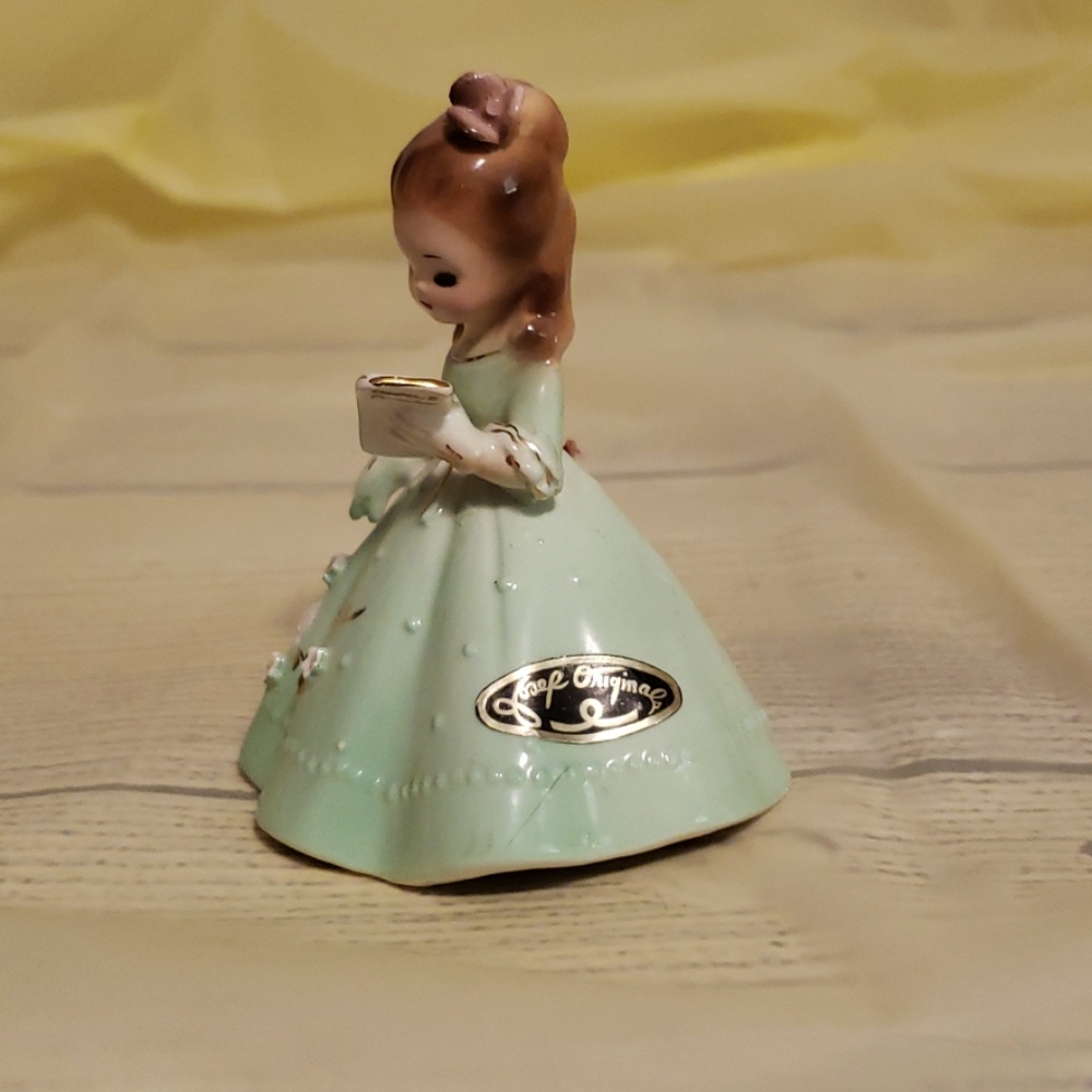 Josef origionals figurine